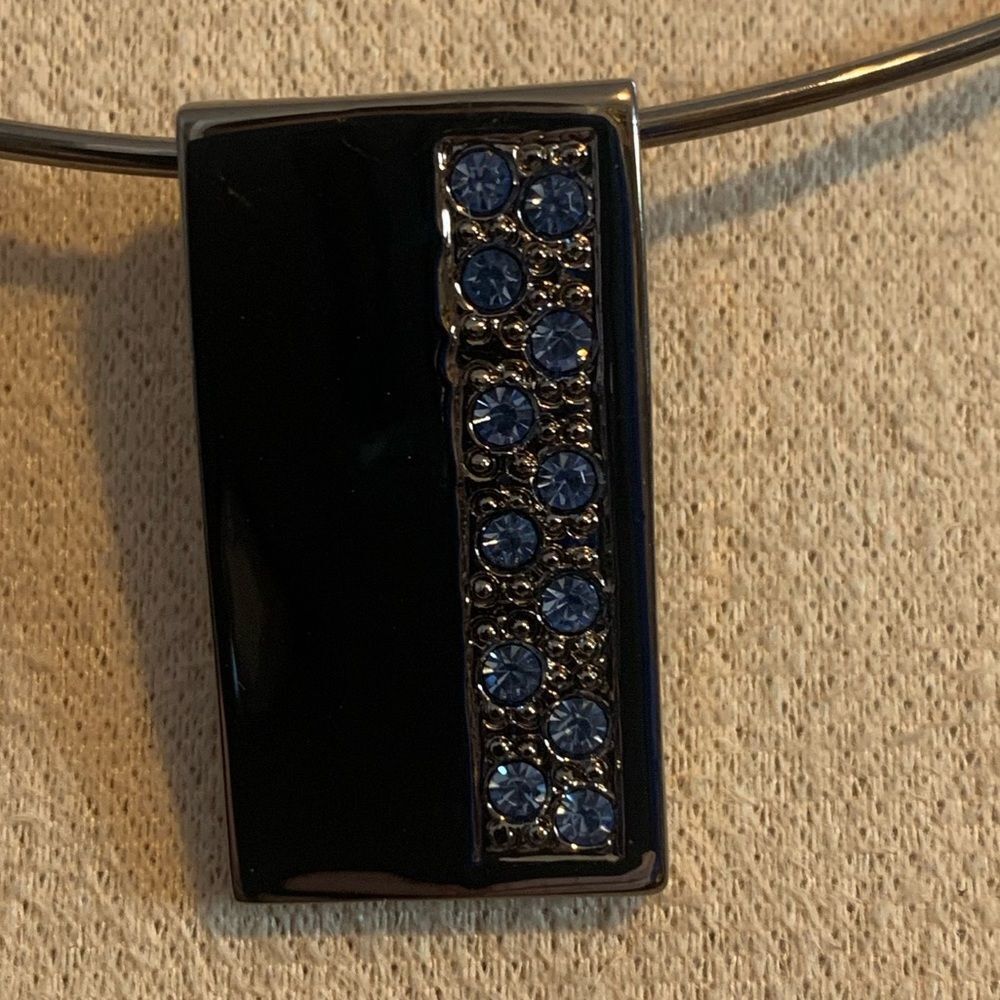 New York & Company blue rhinestone pendant metal necklace - Picture 2 of 4